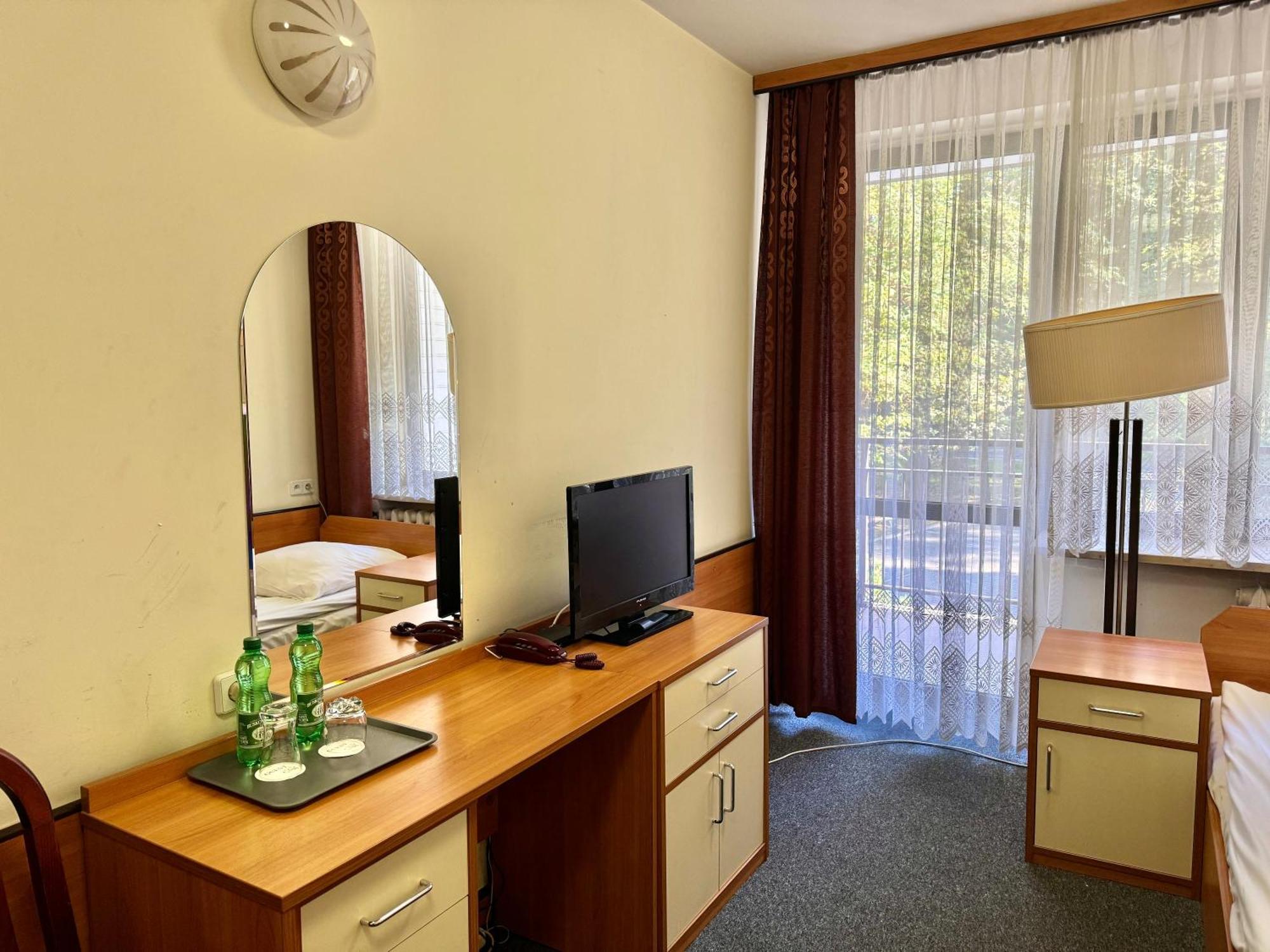 Hotel Echo Cedzyna ภายนอก รูปภาพ